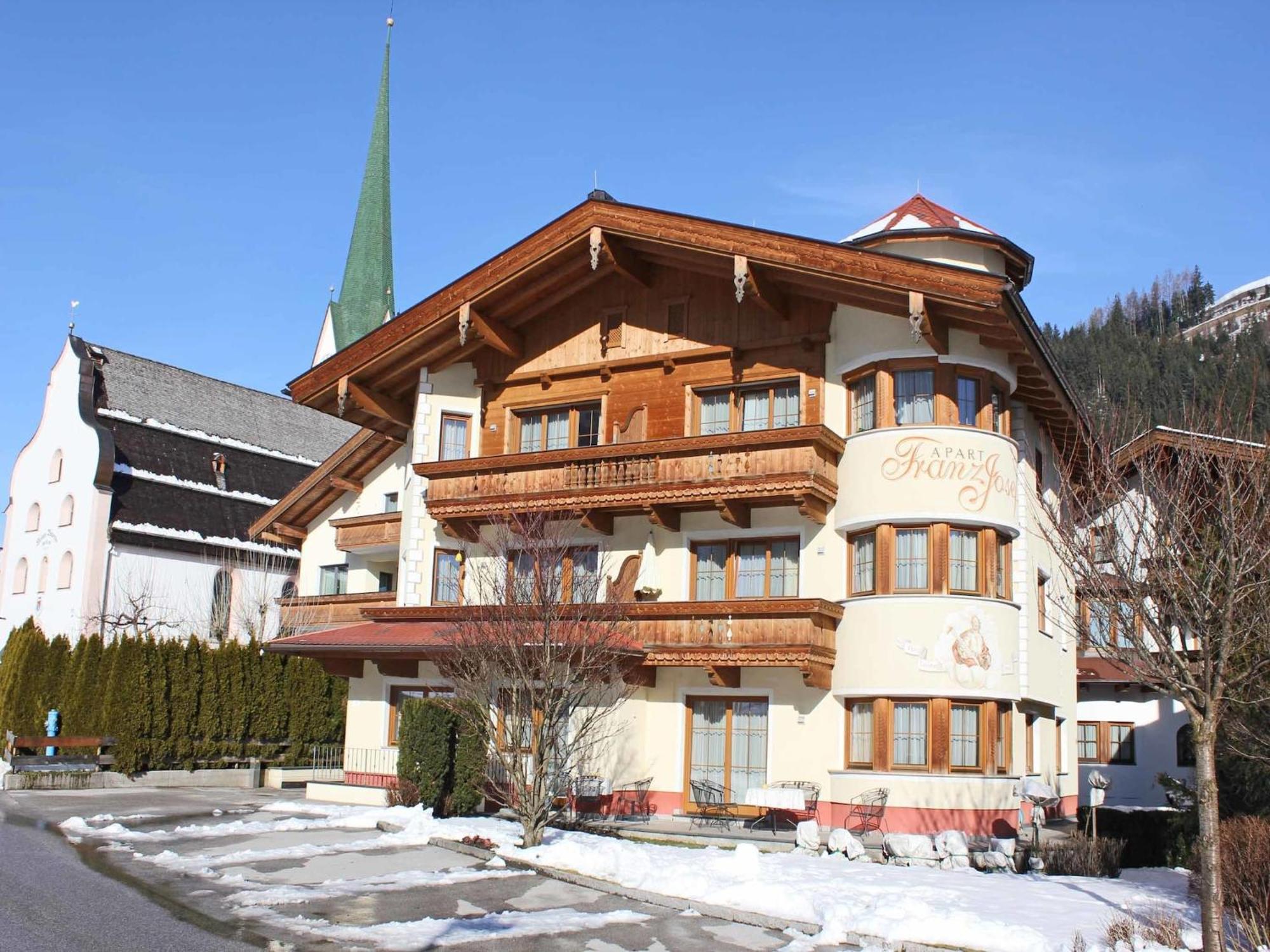 Attractive Holiday Home In Kaltenbach On The Ski Slope Штумм Экстерьер фото